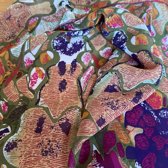 NWOT Charlotte Russe Handkerchief Top - Picture 3 of 4